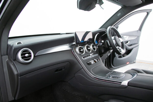 GLC220d 4マチックAMGライン