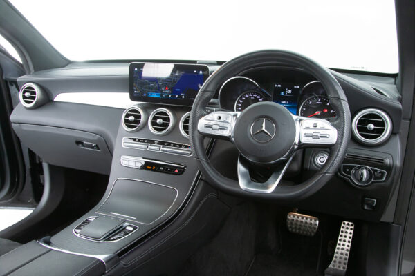 GLC220d 4マチックAMGライン