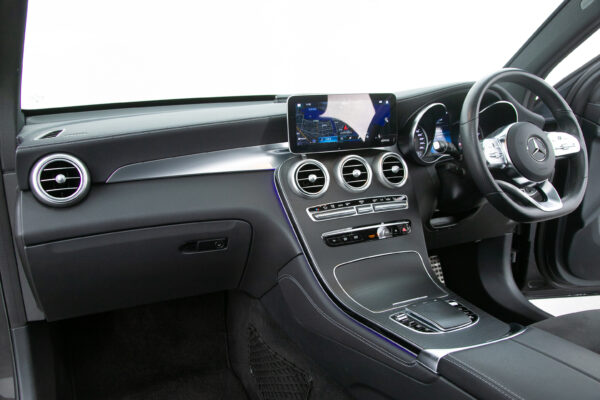 GLC220d 4マチックAMGライン