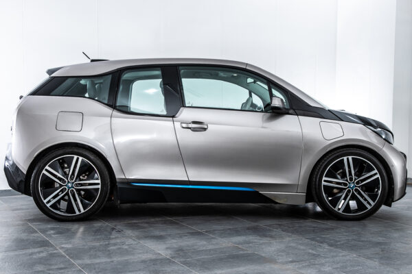 i3 レンジエクステンダー 装備車