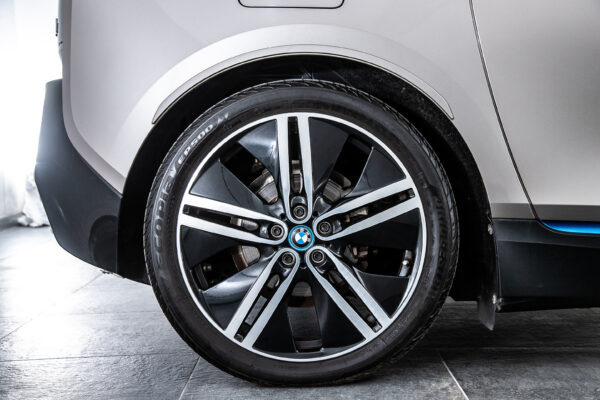 i3 レンジエクステンダー 装備車