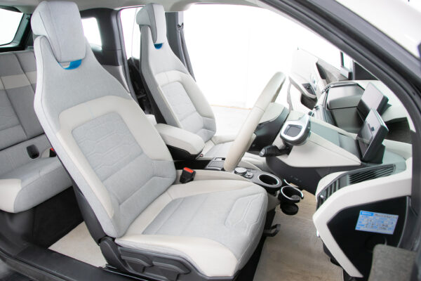 i3 レンジエクステンダー 装備車
