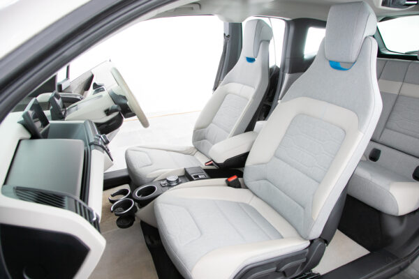 i3 レンジエクステンダー 装備車
