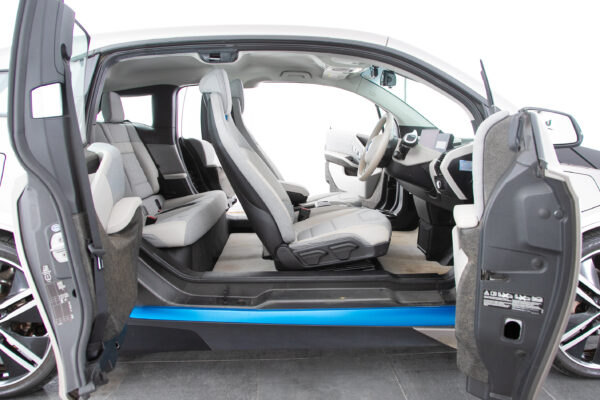 i3 レンジエクステンダー 装備車