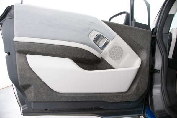 i3 レンジエクステンダー 装備車