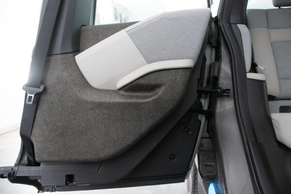 i3 レンジエクステンダー 装備車