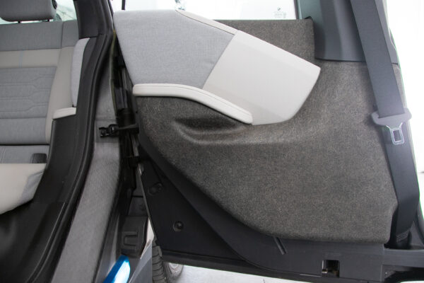 i3 レンジエクステンダー 装備車