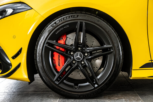 A45S 4マチック+ エディション1