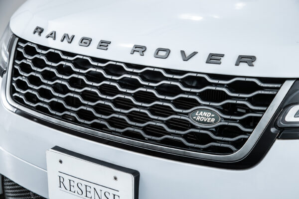 レンジローバーヴェラール Rダイナミック SE P300 4WD