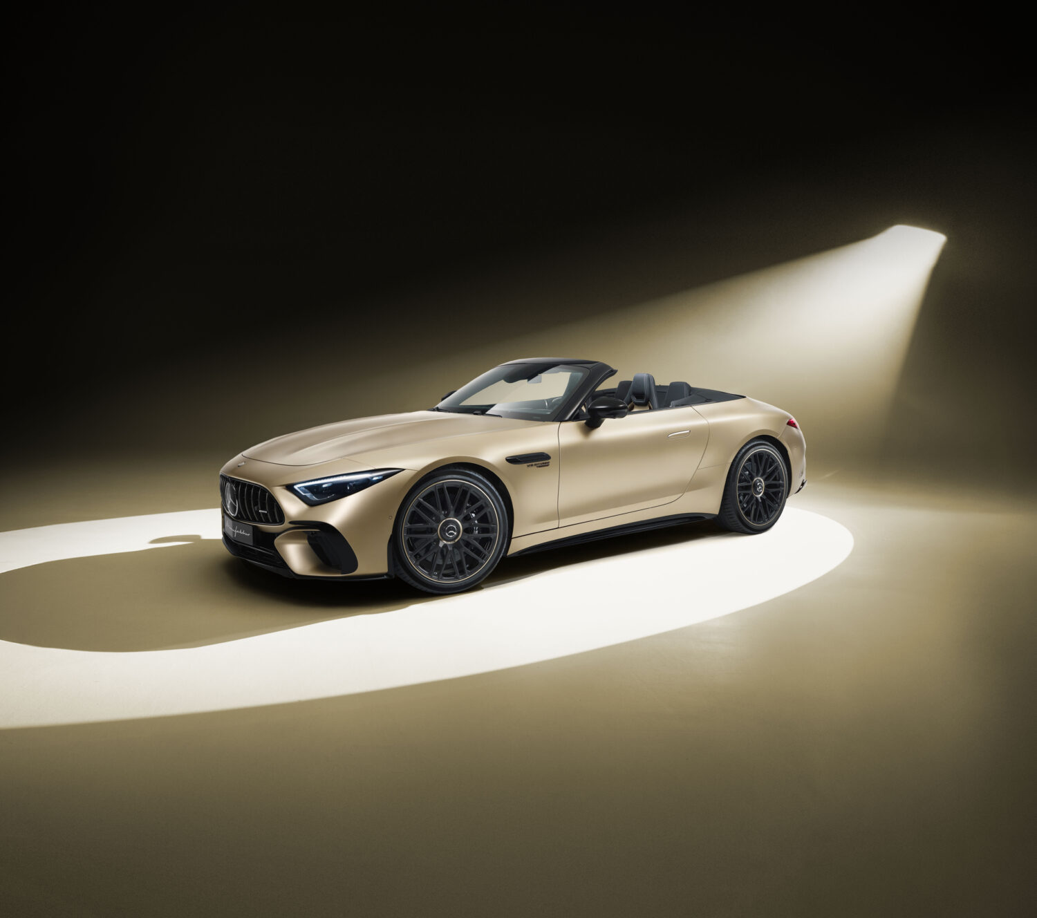 日本限定5台 メルセデスAMG SL63 マヌファクトゥーア・ゴールデン