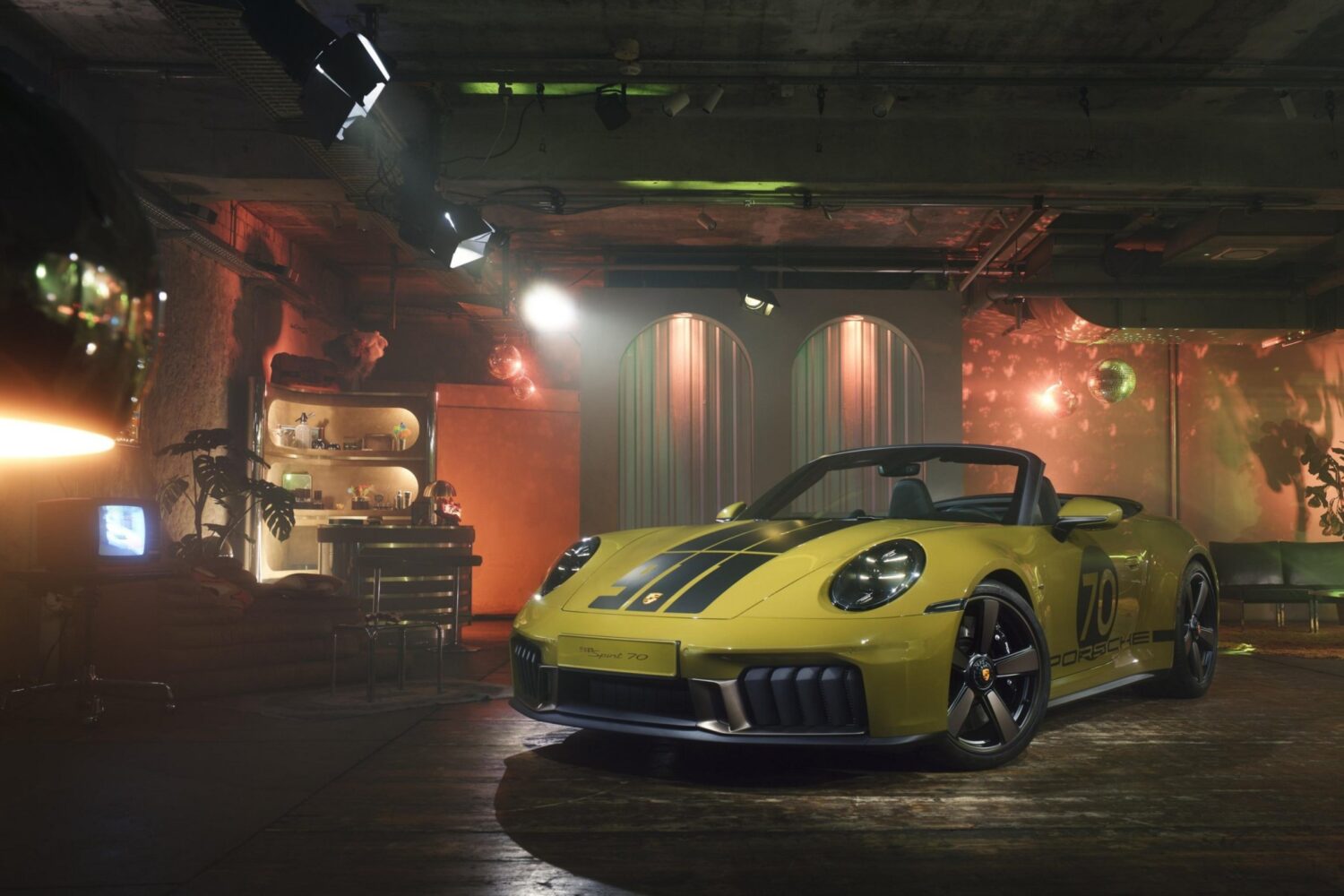 f04a08c155574f37b5014a4fcfa034