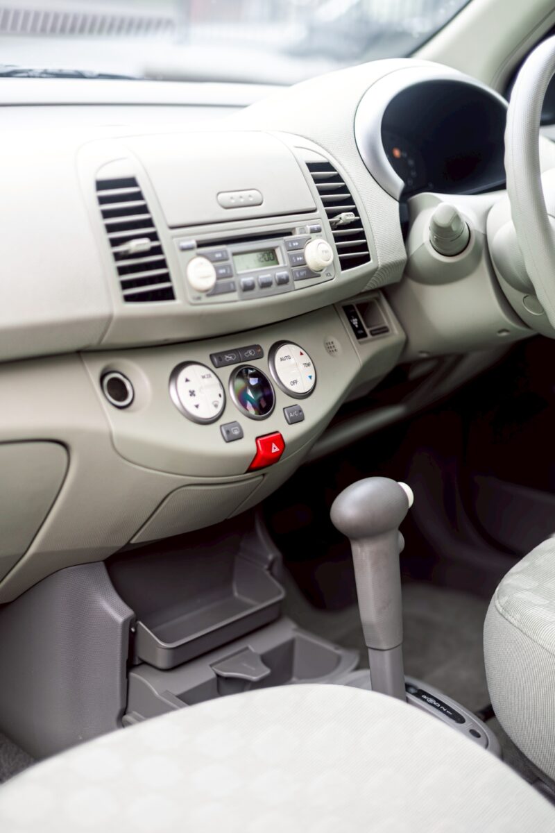 日産マーチ 12c 70th-Ⅱ（FF/4AT）スペシャルティーカーでなくとも