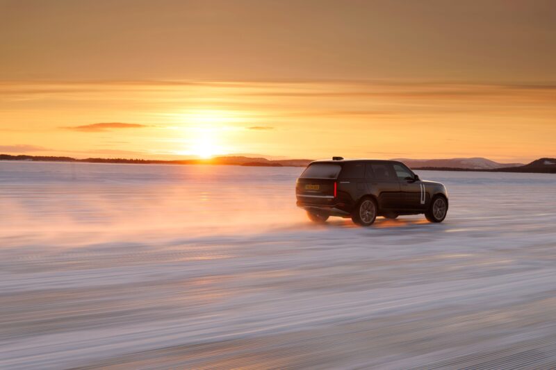 北極圏の極寒環境下　レンジローバー・エレクトリック　プロトタイプ車両のテスト完了