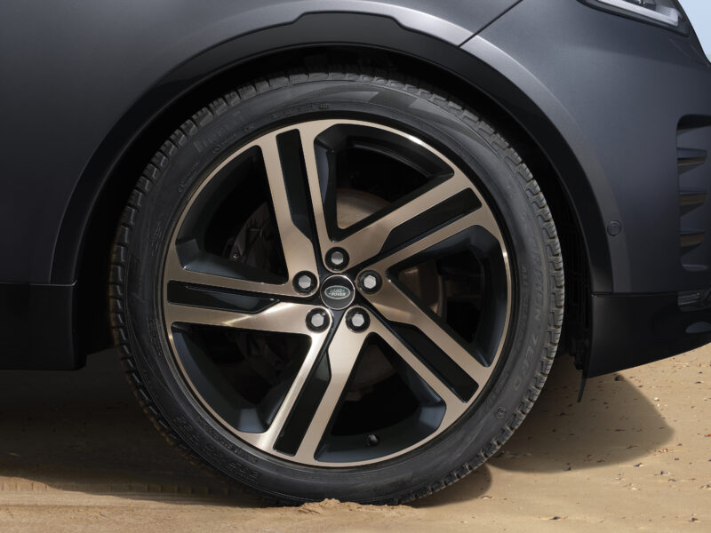 ランドローバー・ディスカバリーに2026年モデル　限定グレード「ジェミナイ」も