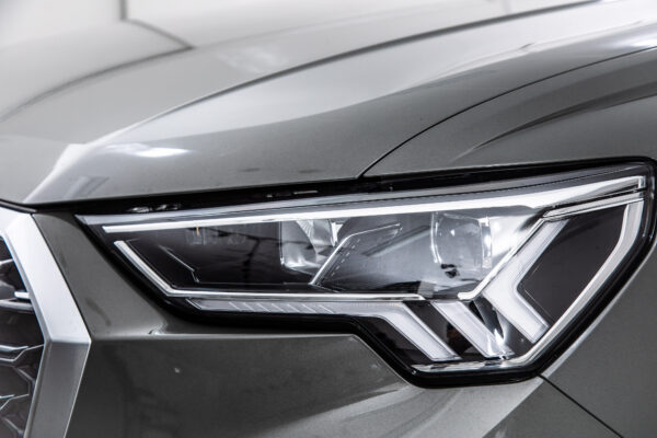 Q3 スポーツバック35TFSI Sライン