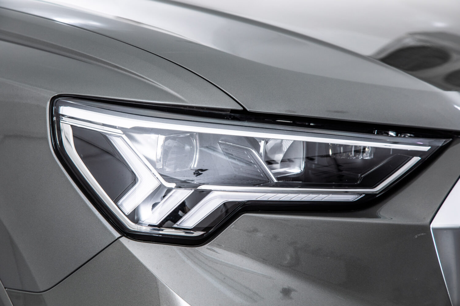 Q3 スポーツバック35TFSI Sライン