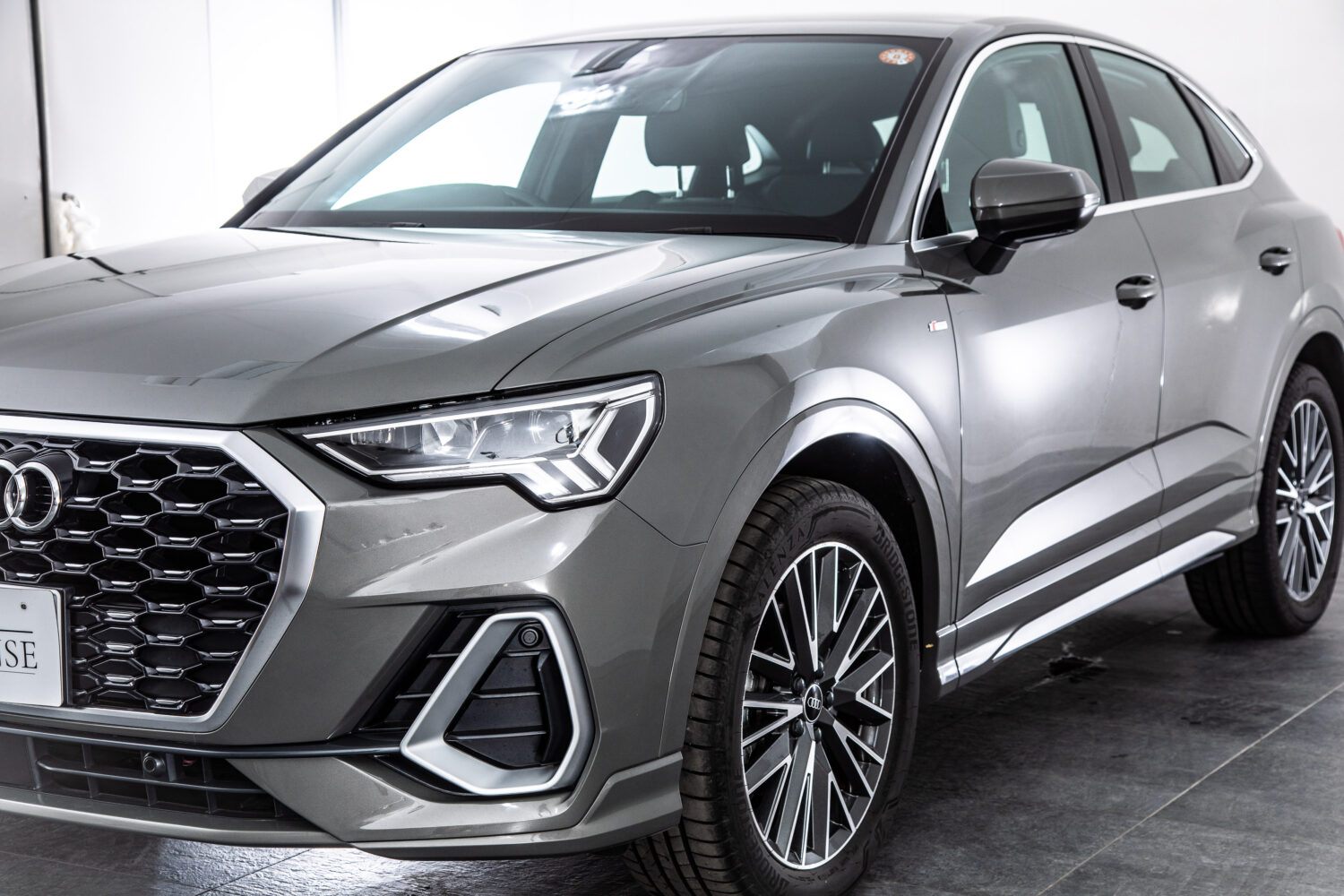 Q3 スポーツバック35TFSI Sライン