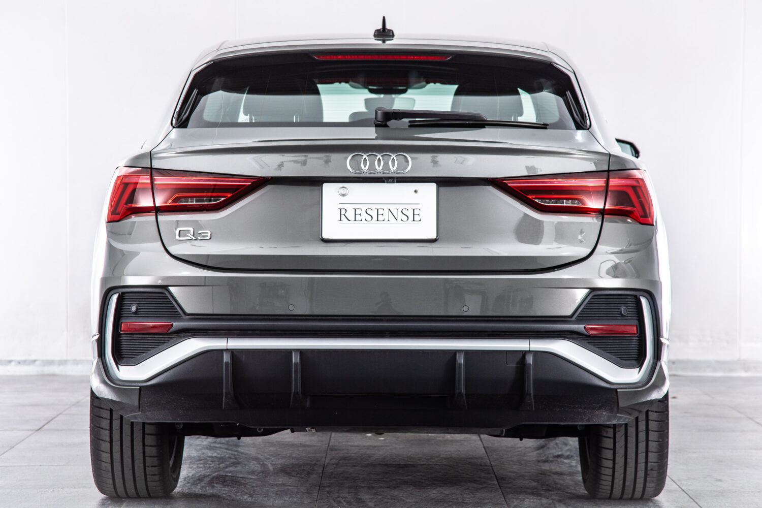 Q3 スポーツバック35TFSI Sライン