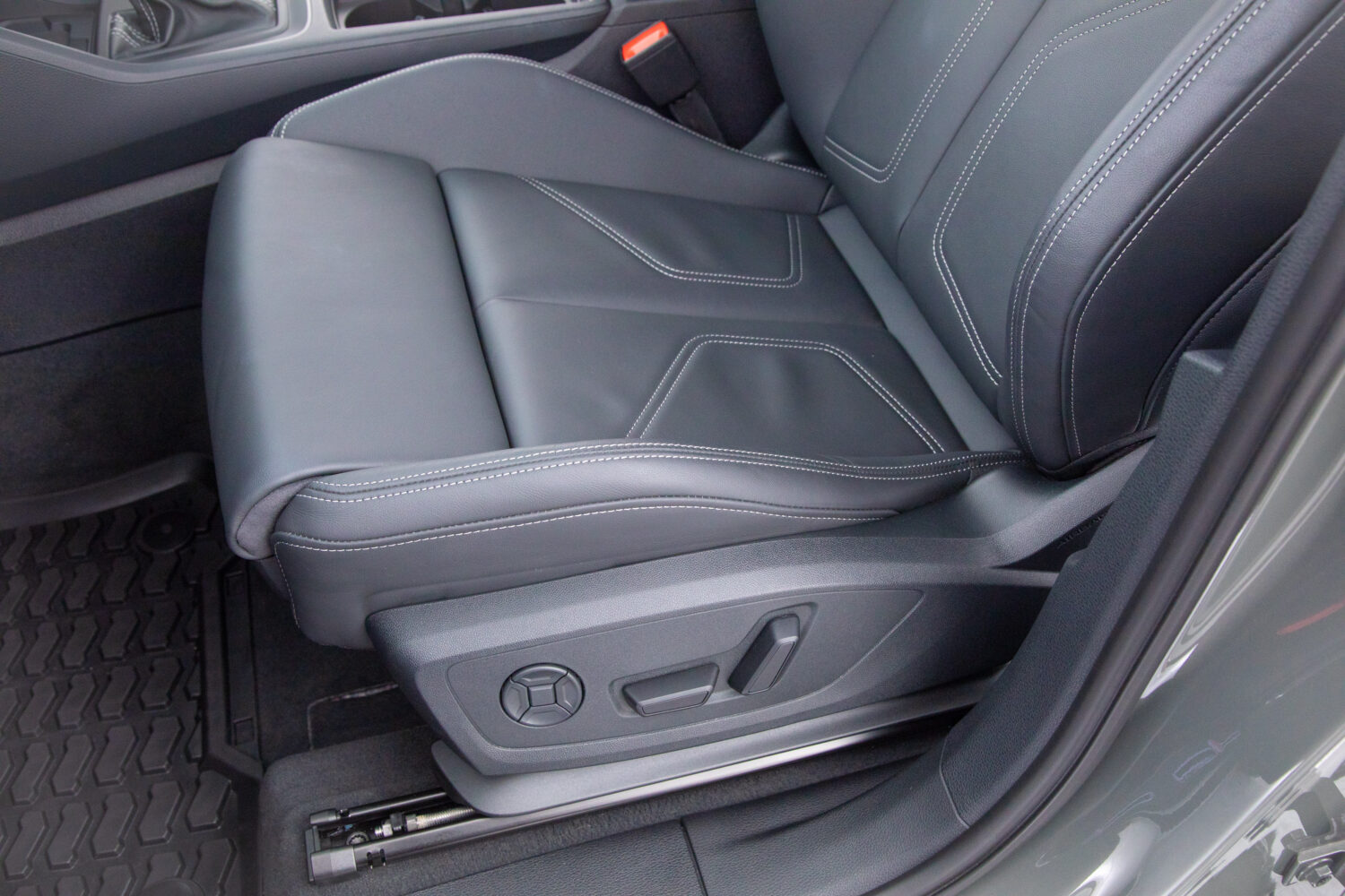 Q3 スポーツバック35TFSI Sライン