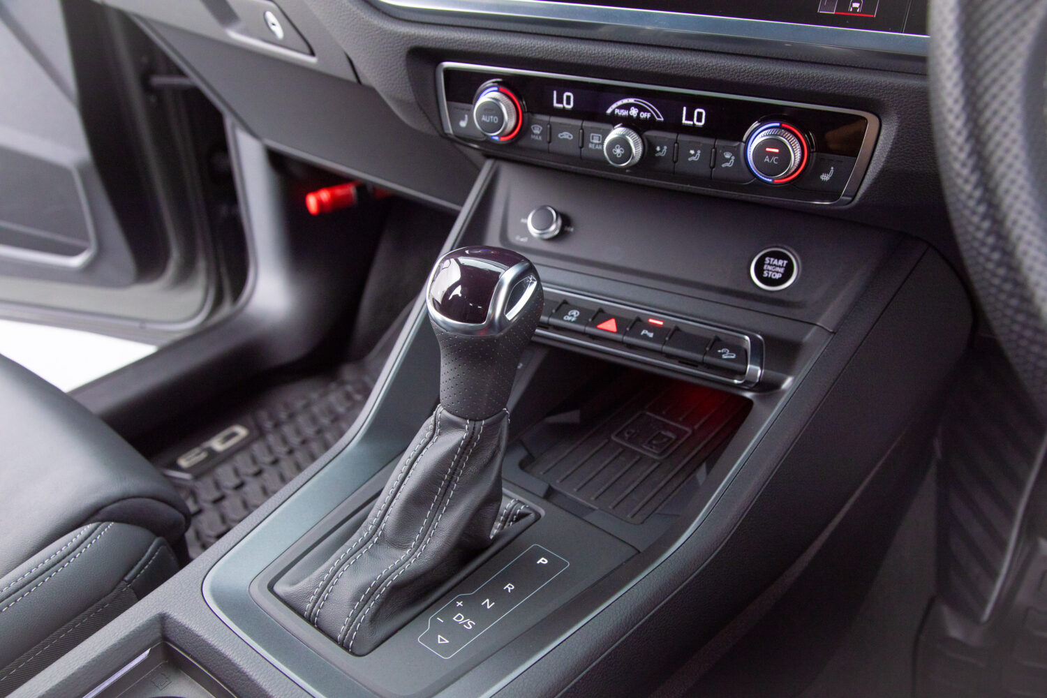 Q3 スポーツバック35TFSI Sライン
