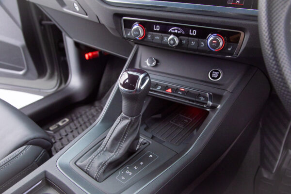 Q3 スポーツバック35TFSI Sライン