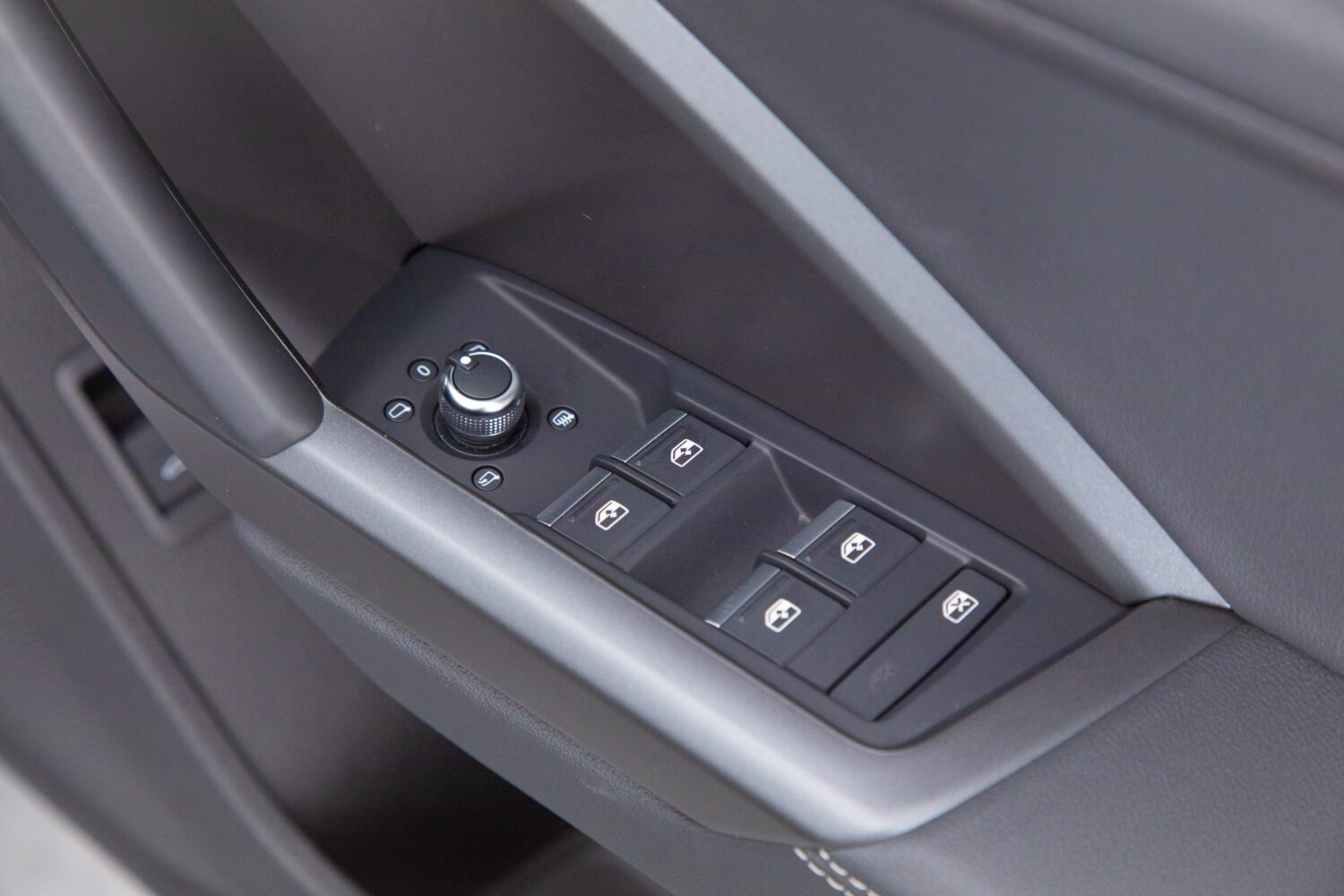 Q3 スポーツバック35TFSI Sライン
