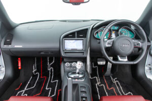 R8 スパイダー FSIクワトロ 4WD