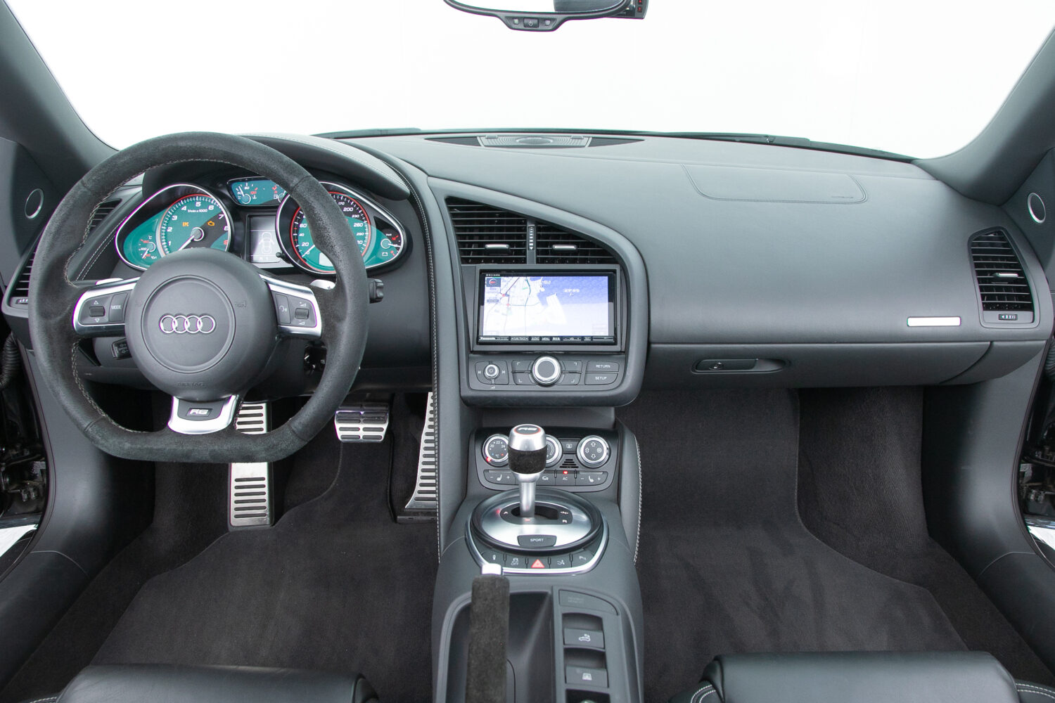 R8 スパイダー FSIクワトロ 4WD