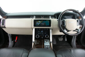 レンジローバー AUTOBIOGRAPHY(ディーゼル258PS) 4WD