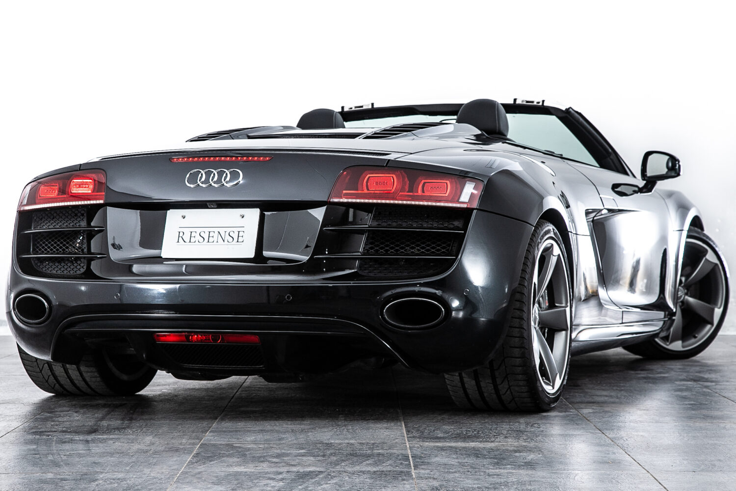 R8 スパイダー FSIクワトロ 4WD