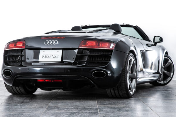 R8 スパイダー FSIクワトロ 4WD