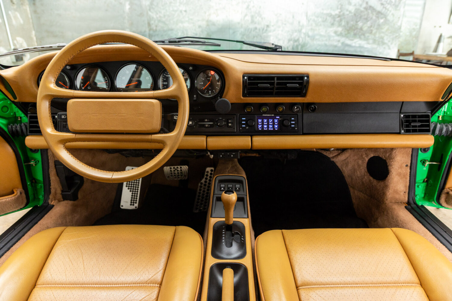 911 カレラ2 ティプトロニック　左H