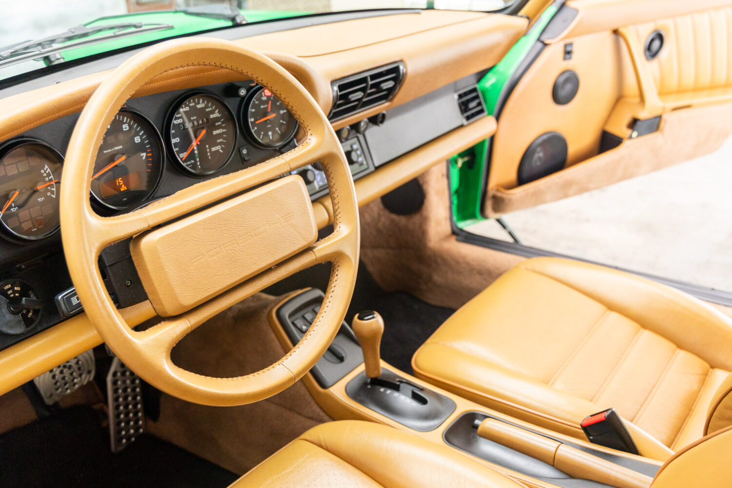 911 カレラ2 ティプトロニック　左H