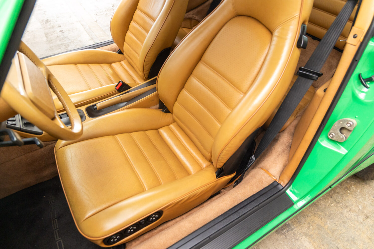 911 カレラ2 ティプトロニック　左H