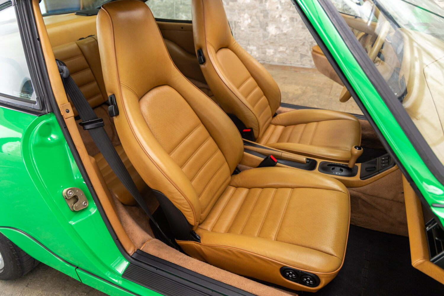 911 カレラ2 ティプトロニック　左H