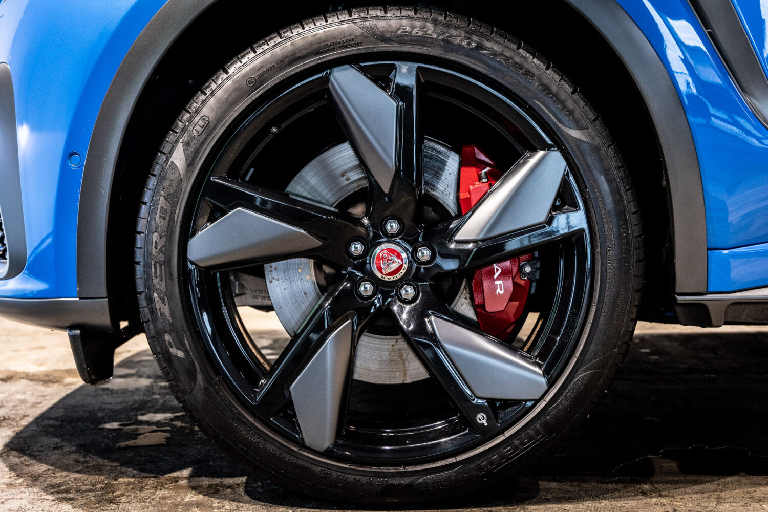 Fペイス SVR5.0L P550 4WD