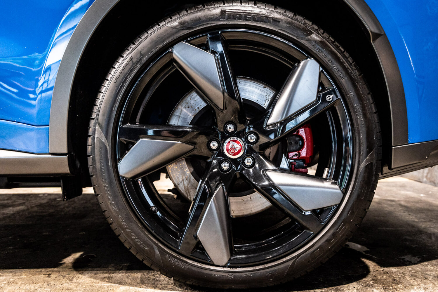 Fペイス SVR5.0L P550 4WD