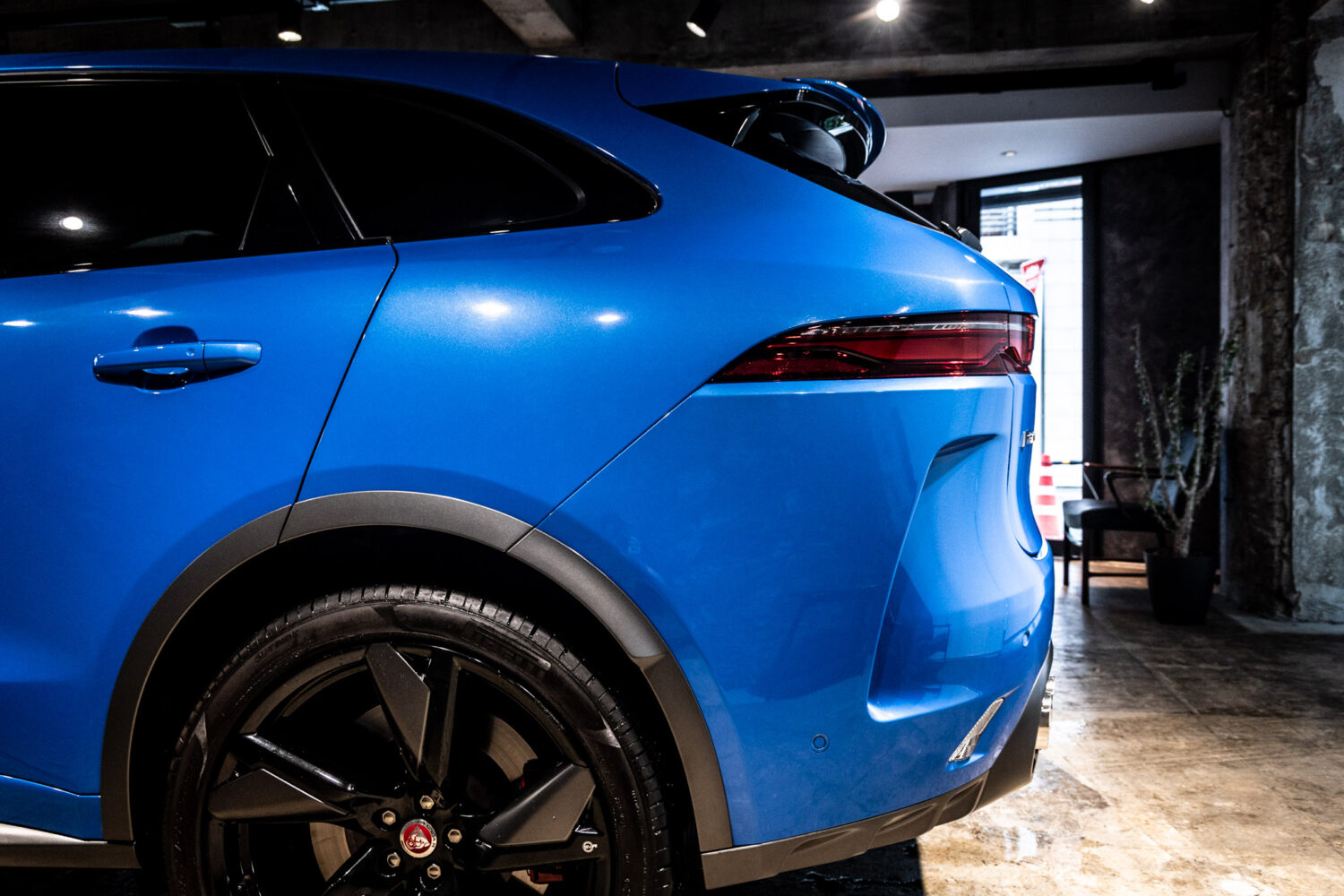 Fペイス SVR5.0L P550 4WD