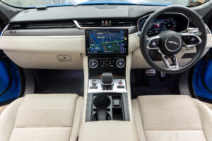 Fペイス SVR5.0L P550 4WD