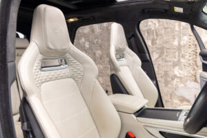 Fペイス SVR5.0L P550 4WD