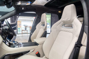 Fペイス SVR5.0L P550 4WD