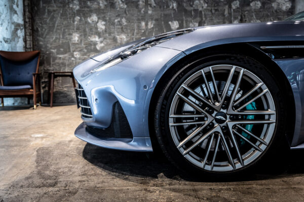 DB12　4.0