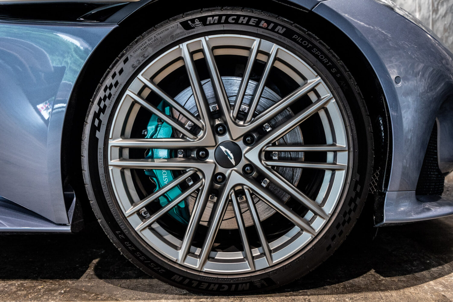 DB12　4.0