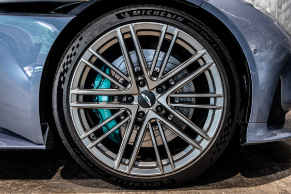 DB12　4.0