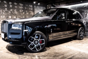 ブラックバッジカリナン 4WD
