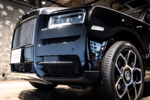 ブラックバッジカリナン 4WD