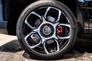 ブラックバッジカリナン 4WD