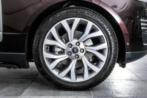 レンジローバー AUTOBIOGRAPHY(ディーゼル258PS) 4WD