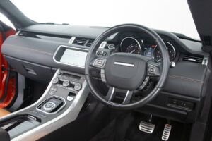 レンジローバーイヴォーク Conv.HSE Dynamic 2.0LP240 4WD