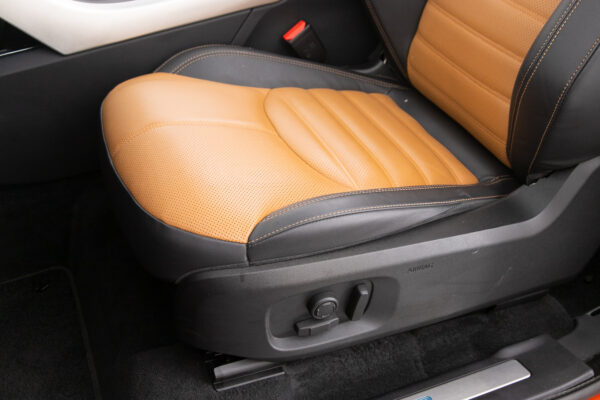 レンジローバーイヴォーク Conv.HSE Dynamic 2.0LP240 4WD